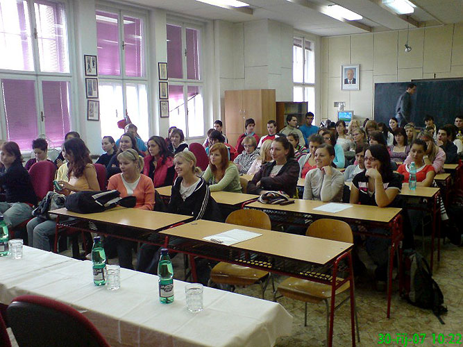 Beseda se studenty Obchodní akademie a VOŠ v Karlových Varech, 30.10.2007