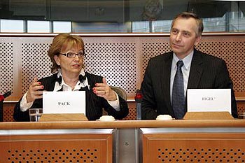 	Eurokomisař Ján Figeľ během slyšení o "Boloňském procesu", které pořádala frakce EPP-ED při Výboru pro kulturu a vzdělávání při Evropském parlamentu | 