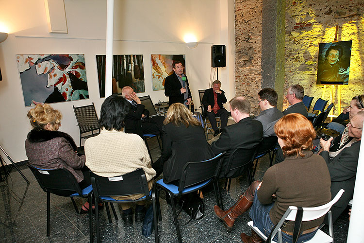Beseda u kávy "o problémech globální i evropské politiky", 14. března 2008, ECGH - Zlatý dům evropské kultury České Budějovice, foto: Lubor Mrázek