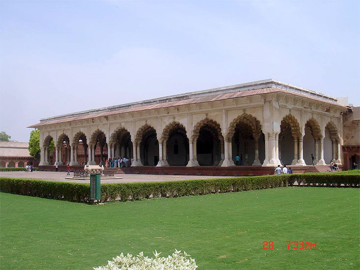 Agra: nádvoří pevnosti, návštěva Indie 30.3. – 3.4.2008