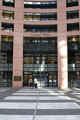 Atrium budovy EP Luise Weiiss, jihočeši navštívili 18. a 19. června 2008 Štrasburk na pozvání europoslance Jaroslava Zvěřiny, foto: Roman Růžička