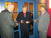 5. srpna 2004 - slavnostní otevření nového luxusního hotelu Dvořák**** v Táboře (zleva : hejtman Jč kraje Jan Zahradník, starosta Tábora František Dědič, europoslanec Jaroslav Zvěřina) | 