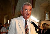 Historik Jan Rataj během vernisáže výstavy "Dr. Edvard Beneš - československý diplomat, politik a prezident" v Táboře, 3.září 2008, foto: Lubor Mrázek | 