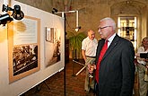 Prezident ČR Václav Klaus během vernisáže výstavy "Dr. Edvard Beneš - československý diplomat, politik a prezident" v Táboře, 3.září 2008, foto: Lubor Mrázek | 