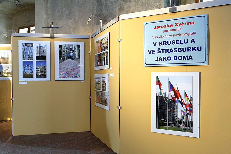 Vernisáž výstavy fotografií "V Bruselu a ve Štrasburku jako doma", 18.5.2009 v Gotickém sále Husitského muzea v Táboře, foto: Lubor Mrázek