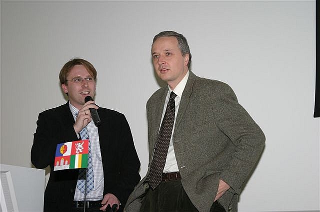 Ppřednáška o Town Twinningu -  programu EU zleva Petr Šebek a Pavel Tychtl, Brusel 2005
