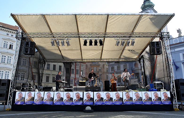 Happeningové odpoledne na náměstí Přemysla Otakara II. v Českých Budějovicích, 3. června 2009, foto: Lubor Mrázek