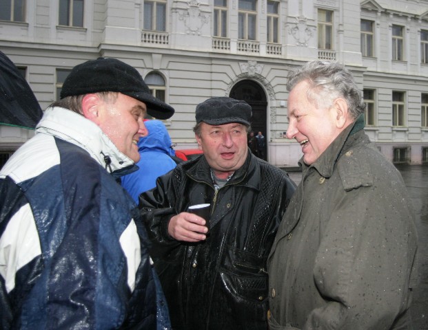 Tradiční vánoční punč a perníčky, náměstí T. G. Masaryka, Tábor, 16.12.2005
