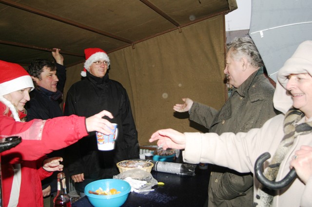 Tradiční vánoční punč a perníčky, náměstí T. G. Masaryka, Tábor, 16.12.2005