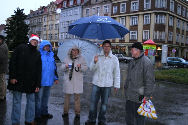 Tradiční vánoční punč a perníčky, náměstí T. G. Masaryka, Tábor, 16.12.2005