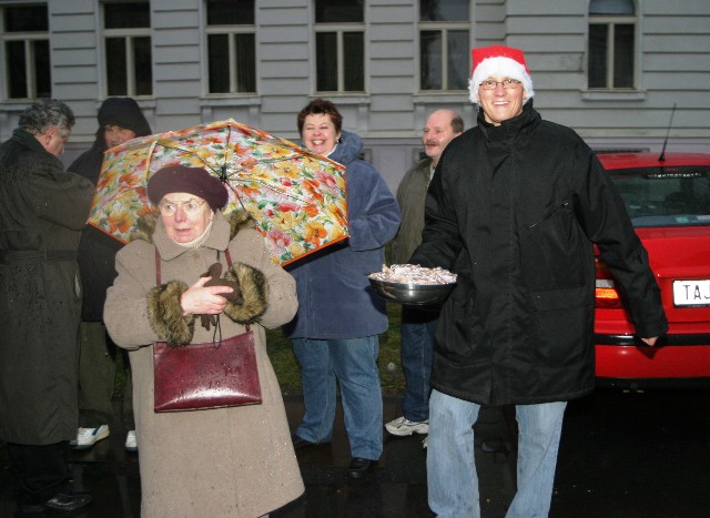 Tradiční vánoční punč a perníčky, náměstí T. G. Masaryka, Tábor, 16.12.2005