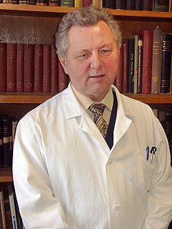 Doc. MUDr. Jaroslav Zvěřina, CSc. psychiatr a sexuolog, poslanec EU, portrét | 