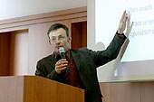 Miroslav Daněk, pracovní setkání komunálních politiků Karlovarského kraje, 28.4.2006, Krajská knihova Karlovy Vary, foto: Lubor Mrázek | 