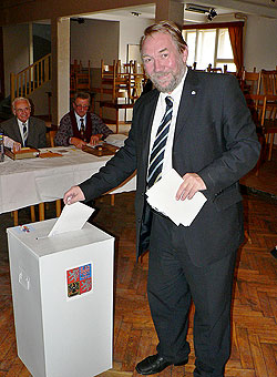 Mgr. Pavel Eybert - senátor Senátu Parlamenu ČR, volby do Poslanecké sněmovny parlamentu ČR 2006 | 
