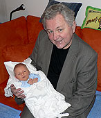 Jaroslav Zvěřina se svým, v pořadí již 5, vnoučkem Michalem, který se narodil v listopadu 2006 | 
