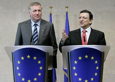 Premiér České republiky Mirek Topolánek s předsedou Evropské komise J. M. Barrosem, zdroj: agentura Reuters | 
