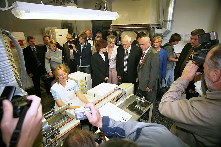 Návštěva prezidenta ČR Václava Klause v Táboře, prohlídka firmy Brisk Tábor, pátek 18. května 2007, foto: Roman Růžička