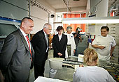 Návštěva prezidenta ČR Václava Klause v Táboře, prohlídka firmy Brisk Tábor, pátek 18. května 2007, foto: Roman Růžička | 