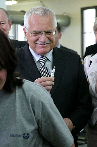 Návštěva prezidenta ČR Václava Klause v Táboře, prohlídka firmy Brisk Tábor, pátek 18. května 2007, foto: Roman Růžička