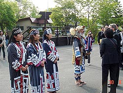 Hokkaidó - návštěva ve vesničce Aimu, delegace Evropského parlamentu v Japonsku 27.5. - 1.6. 2007 | 