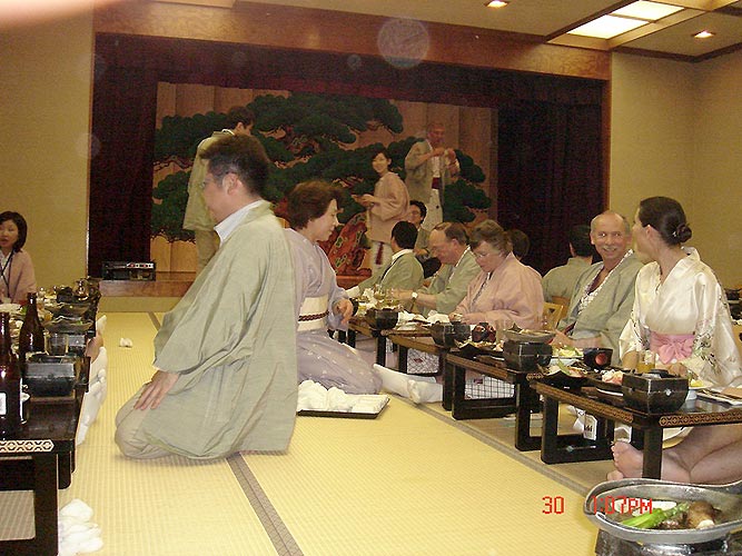 Hokkaidó - večeře ve stylové japonské restauraci, delegace Evropského parlamentu v Japonsku 27.5. - 1.6. 2007