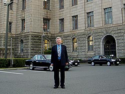 Tokyo - před budovou japonského Parlamentu, delegace Evropského parlamentu v Japonsku 27.5. - 1.6. 2007 | 